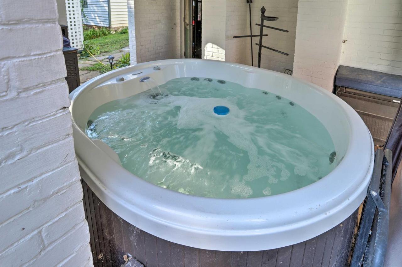 Historic Warrenton Home With Patio And Hot Tub! エクステリア 写真